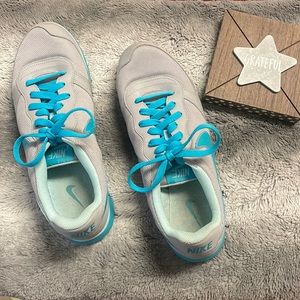 NIKE Vintage Grey and light blue shoes. No flaws. Scattered laces design. Sz 9.5